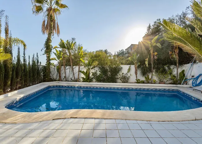 Villa Nerja فيلة *
